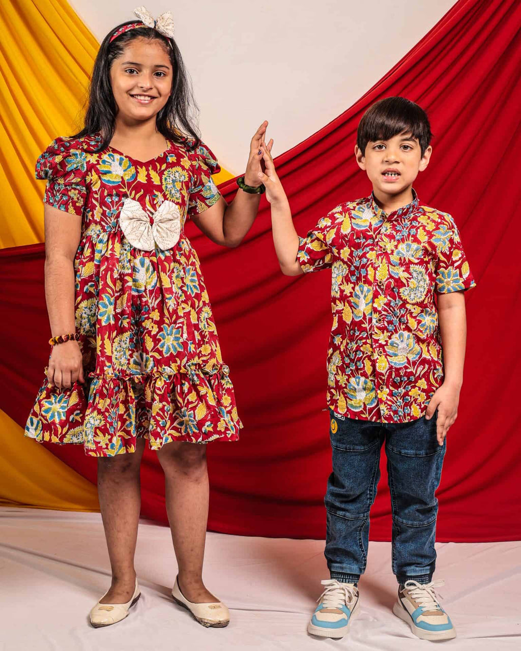 Leafing Red Floral Family Set