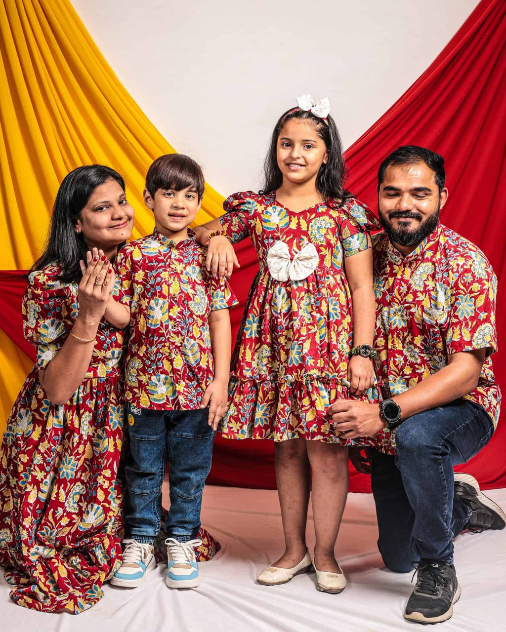 Leafing Red Floral Family Set