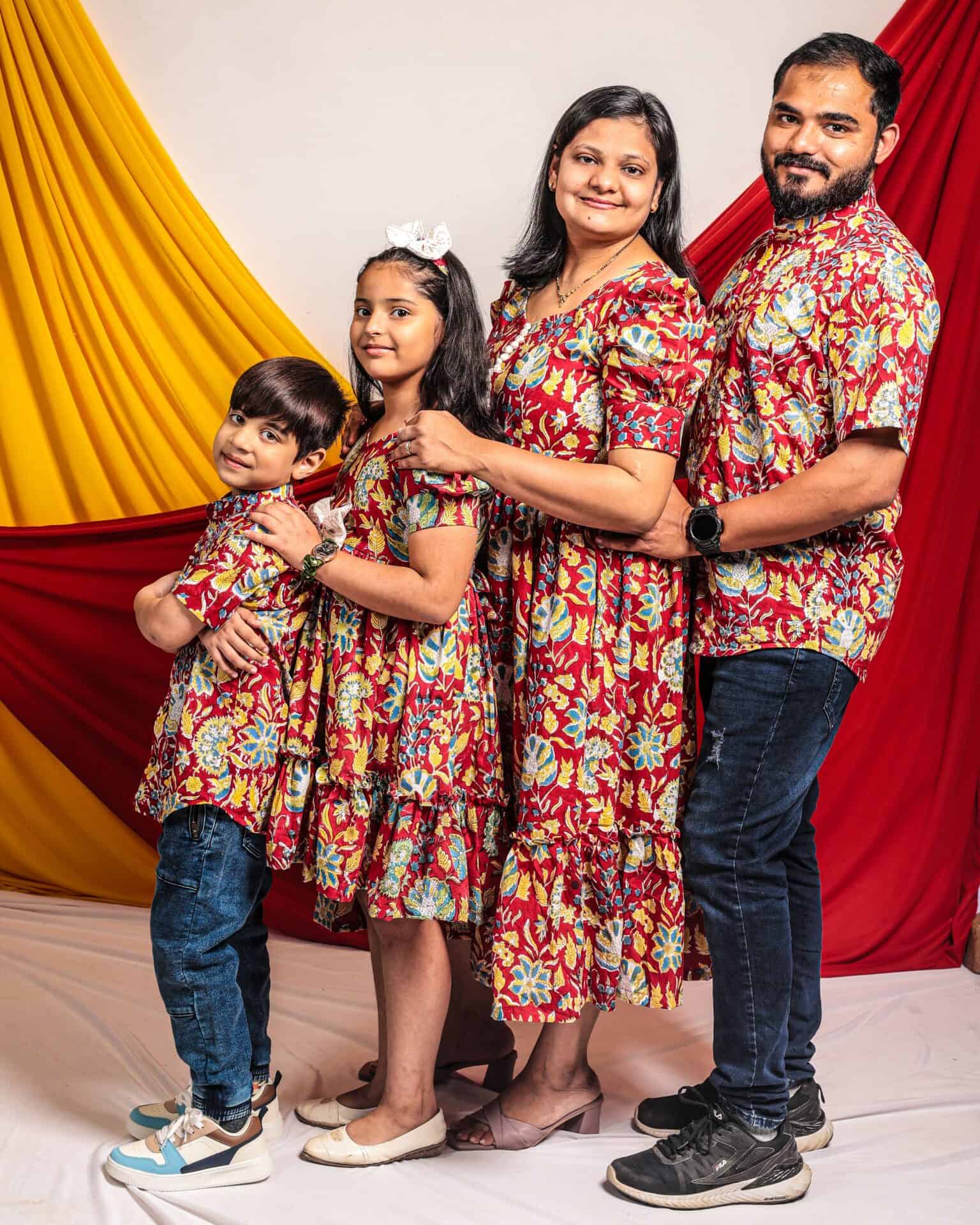 Leafing Red Floral Family Set