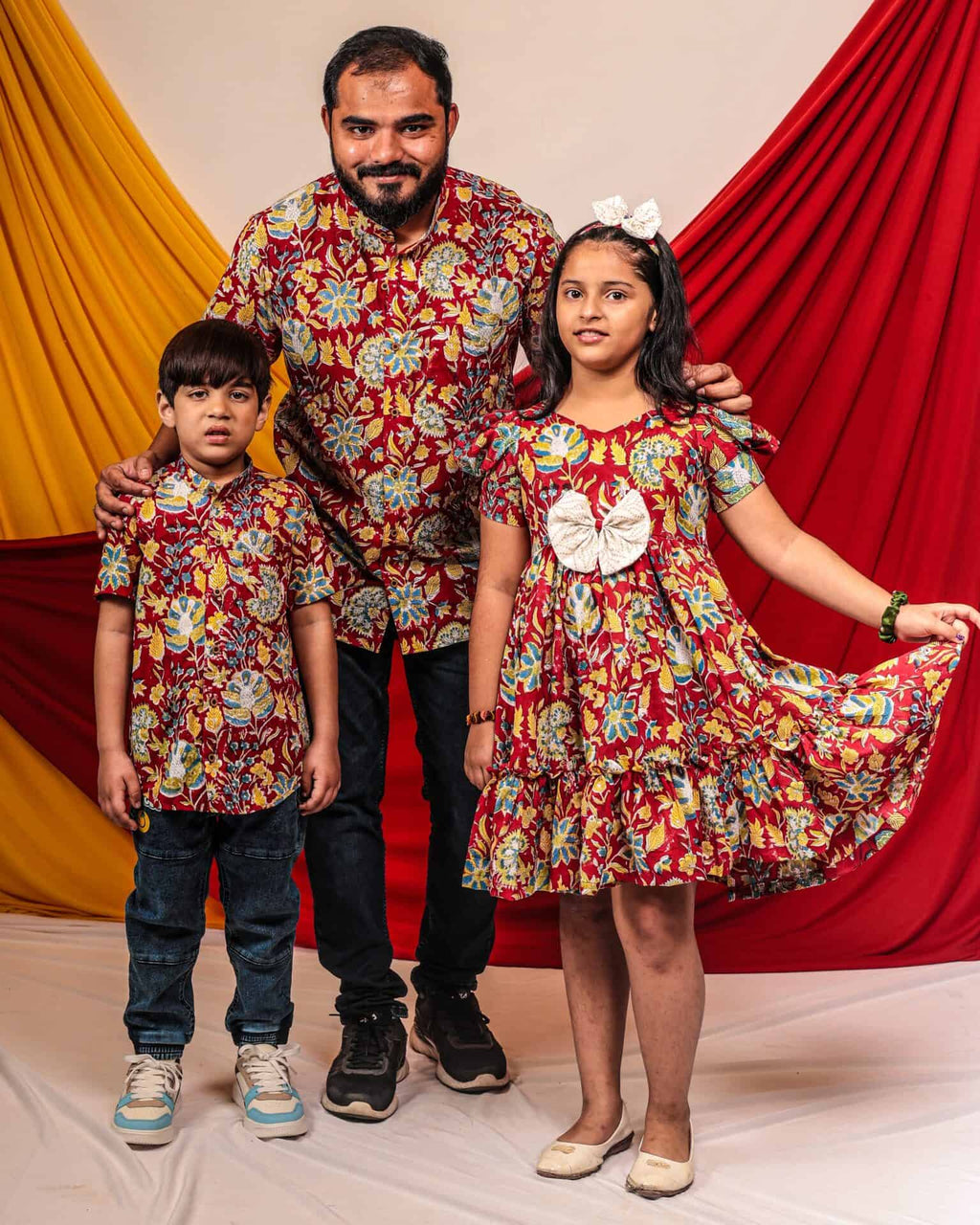 Leafing Red Floral Family Set