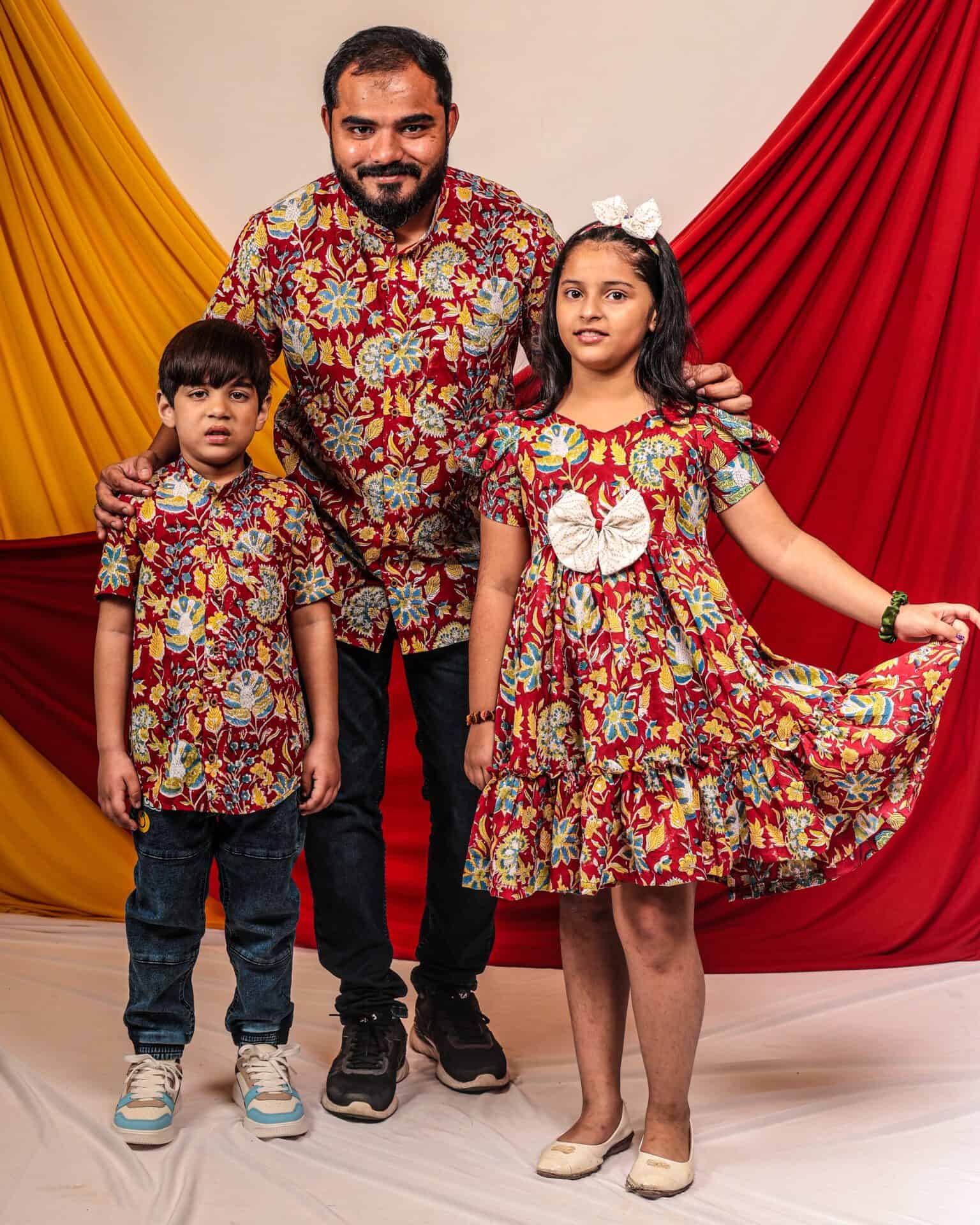 Leafing Red Floral Family Set