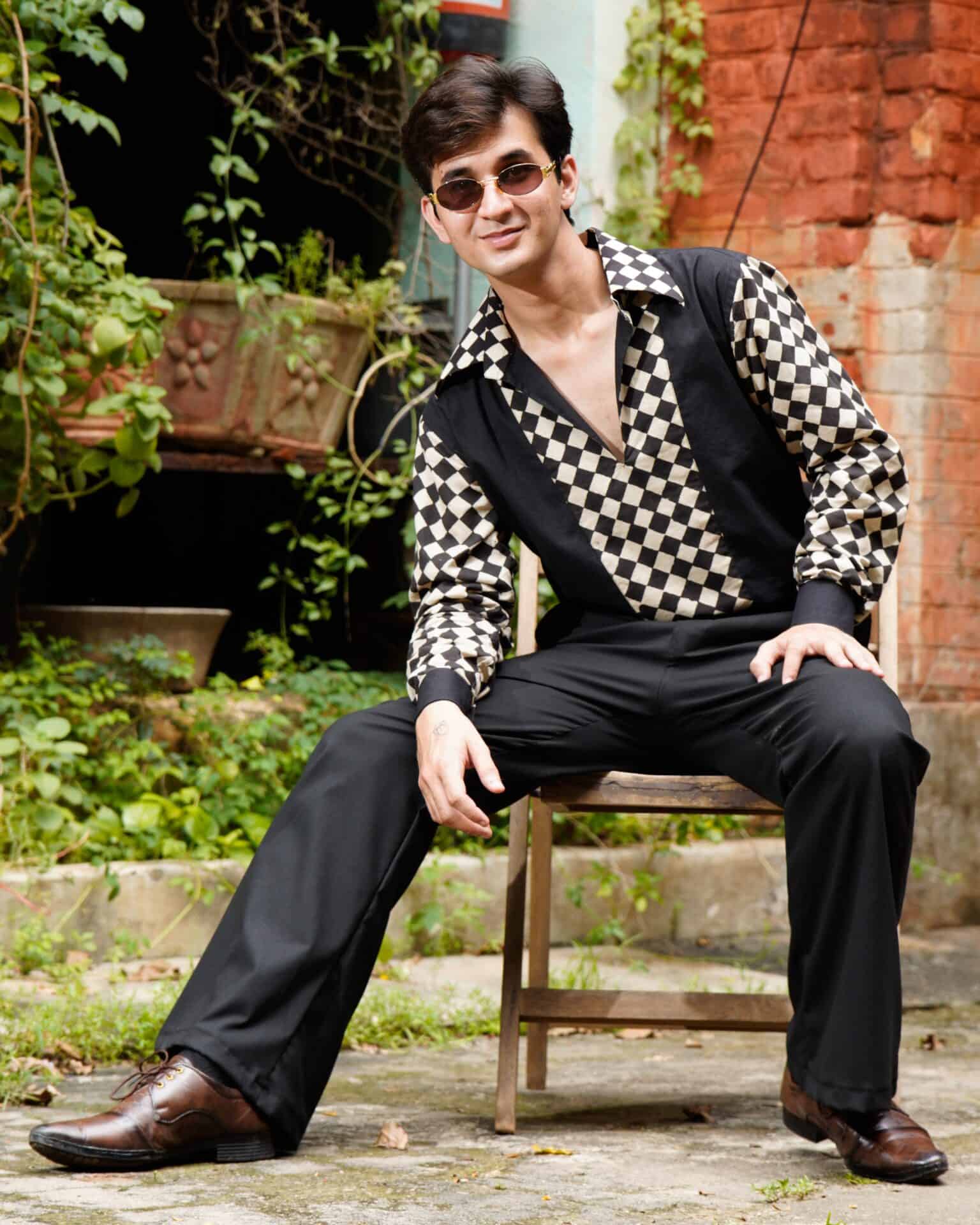 Black Loma Retro Shirt Main image