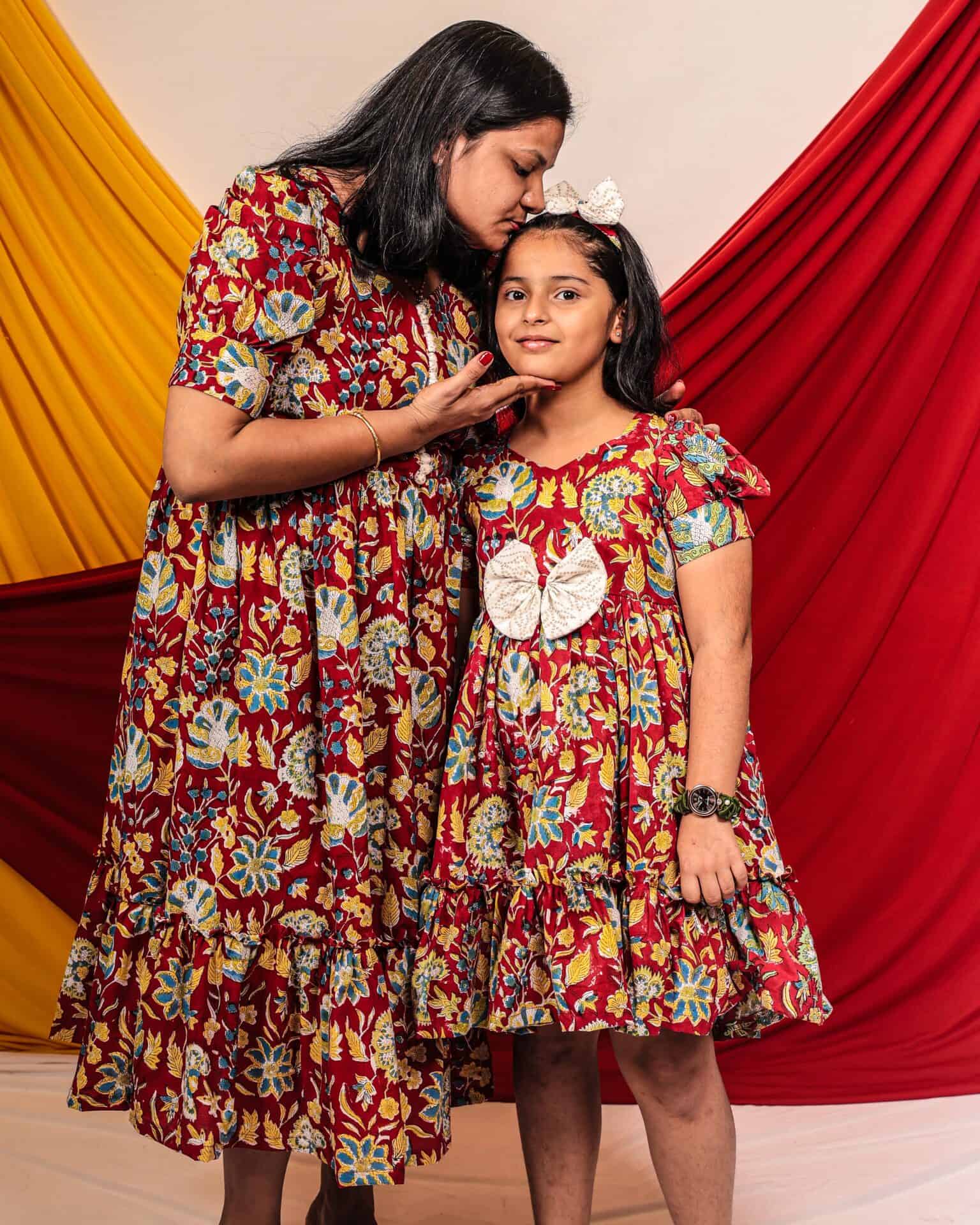 Leafing Red Floral Mother Daughter Twinning