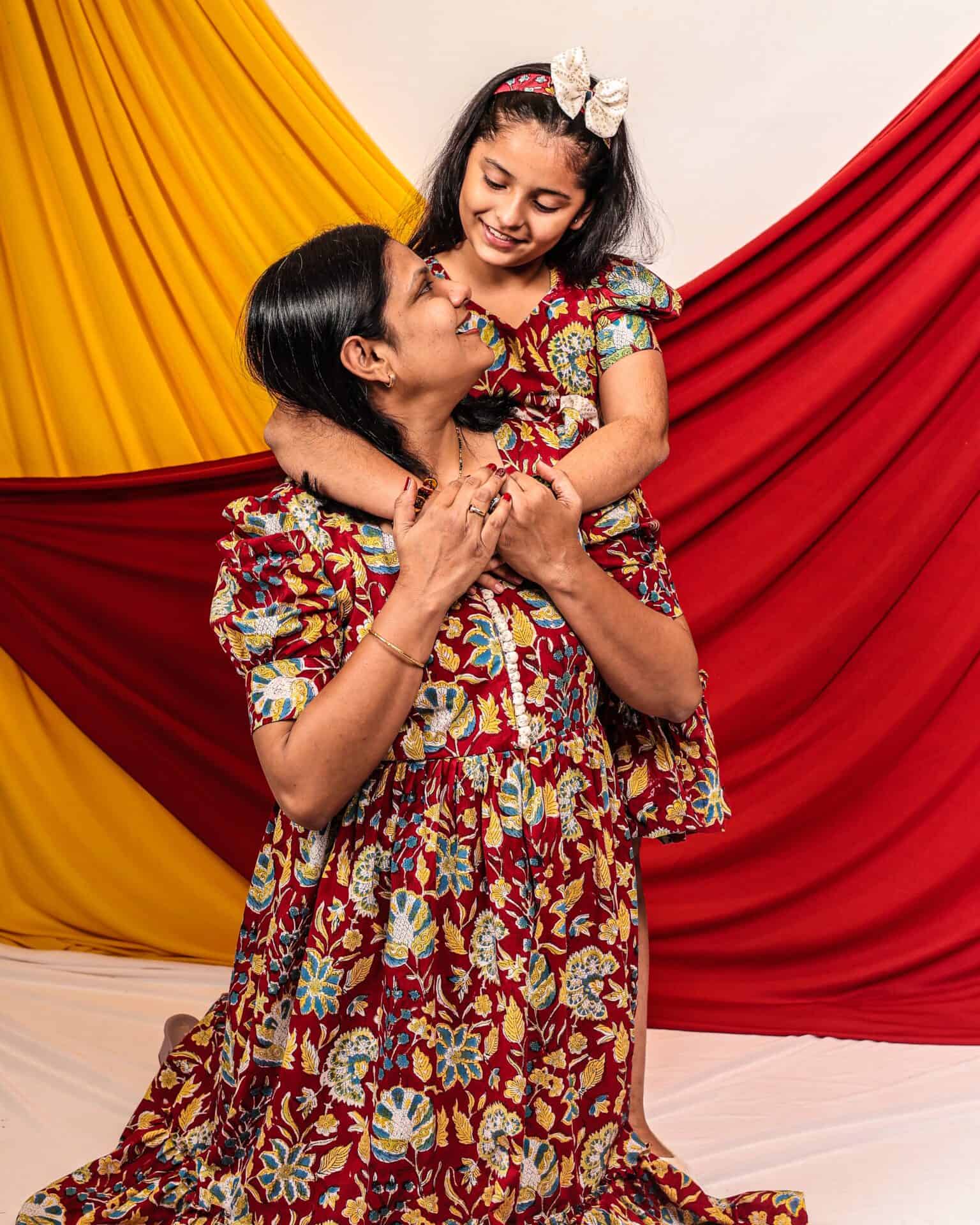 Leafing Red Floral Mother Daughter Twinning