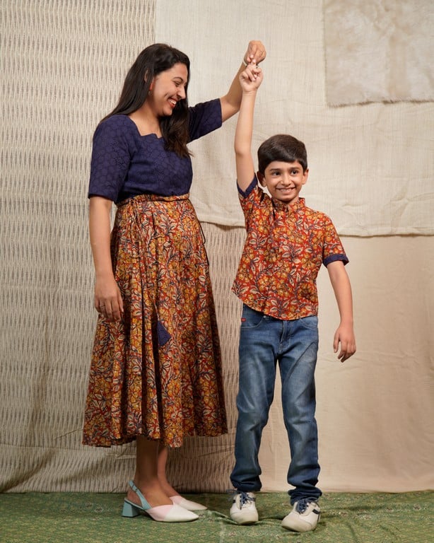 Leafy Wood Blue Mother Son Twinning