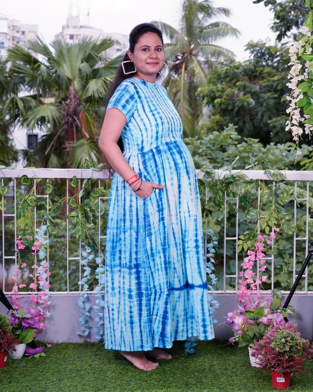Blue Shibori Punch Maxi Maternity Dress Secondary image