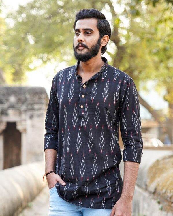 Black Ikat Collared Kurta Secondary image