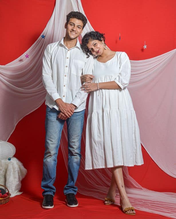 Snowy White Tiered Family Set