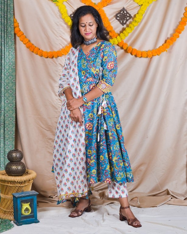 Turquoise Lily Angrakha Maternity Set Secondary image