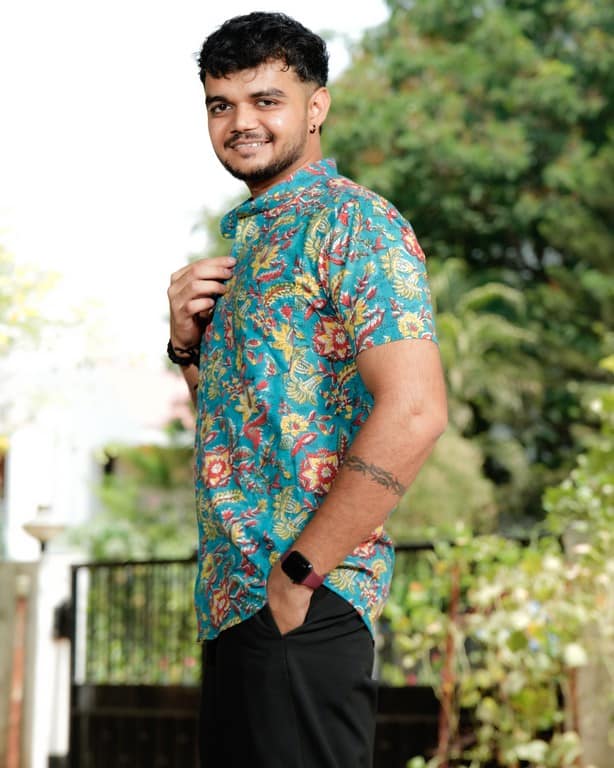 Turquoise Lily Shirt