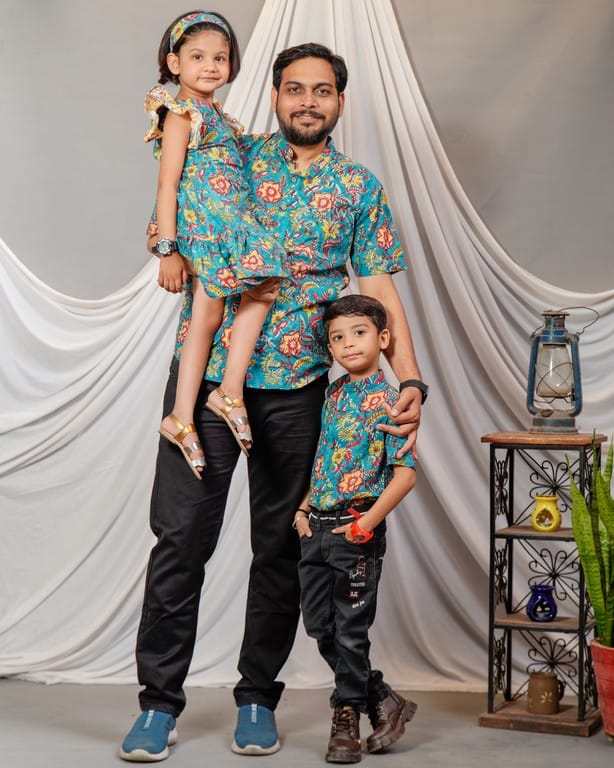 Turquoise Lily Frill Father Kid Twining
