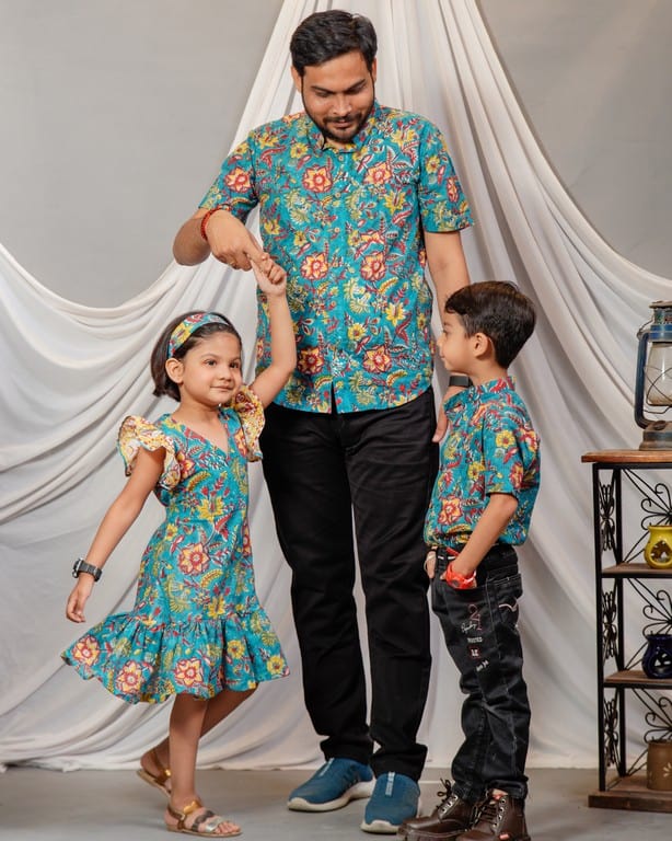 Turquoise Lily Frill Father Kid Twining