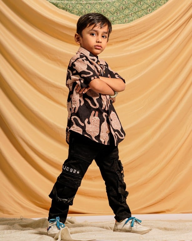 Black Kitty Kids Shirt Secondary image