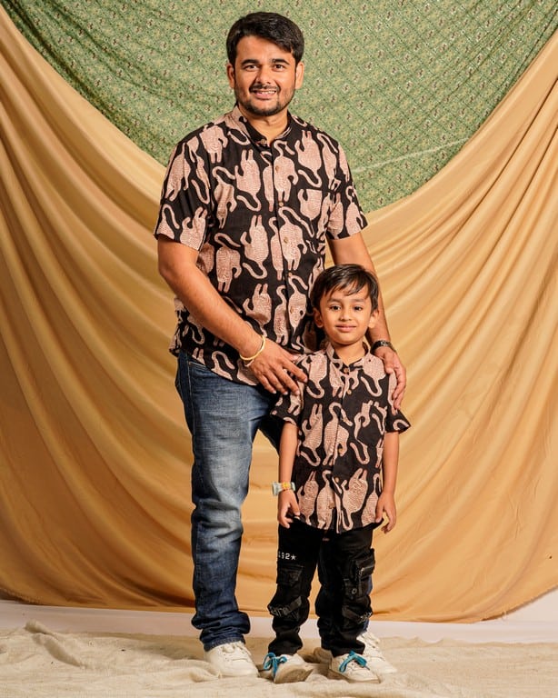 Black Kitty Father Son Twinning Main image