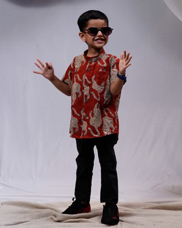 Red Kitty Kids Shirt Main image