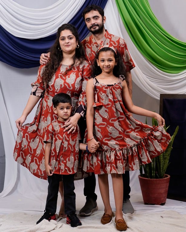 Red Kitty Shoal Family Set
