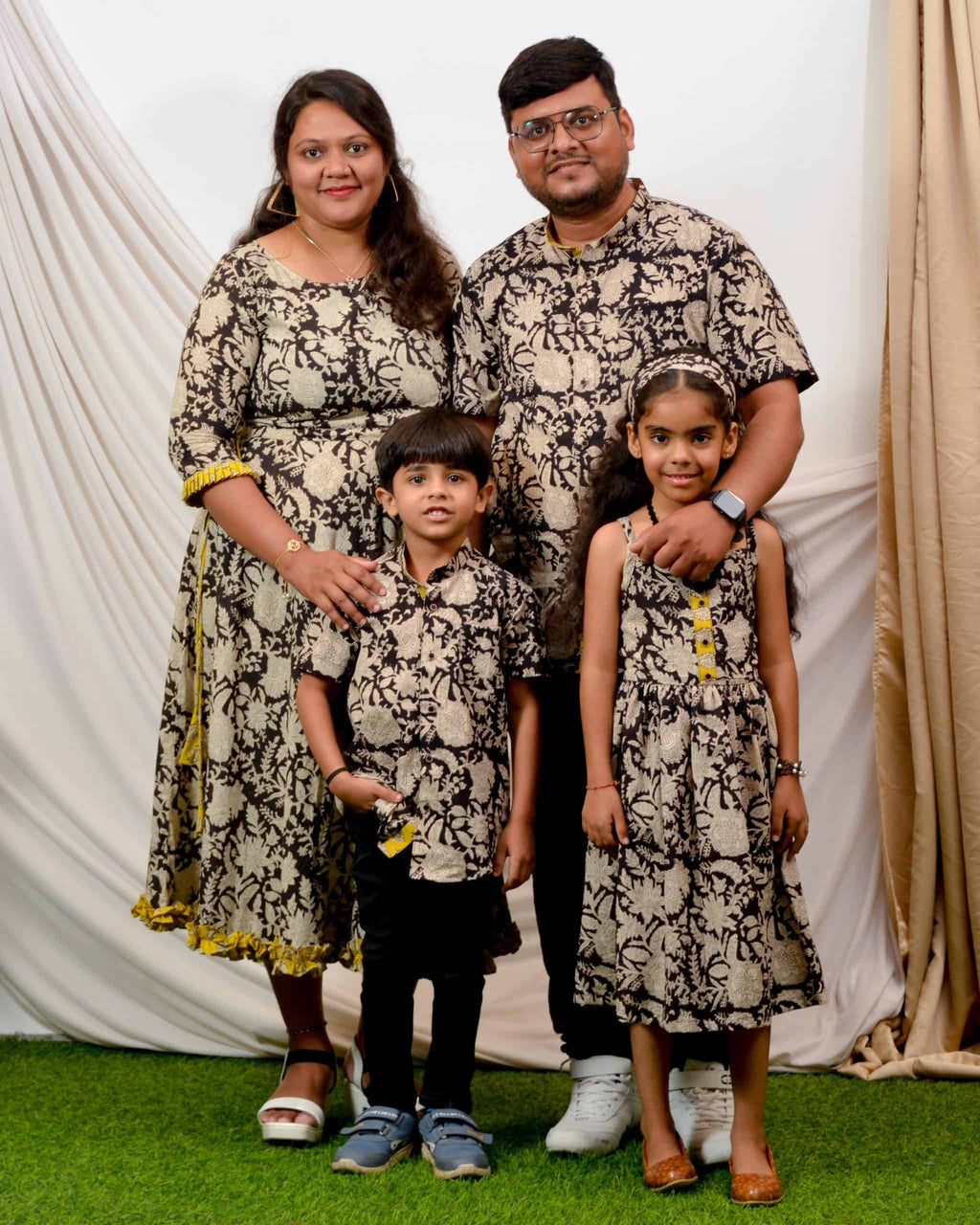 Moonstone Black Family Set
