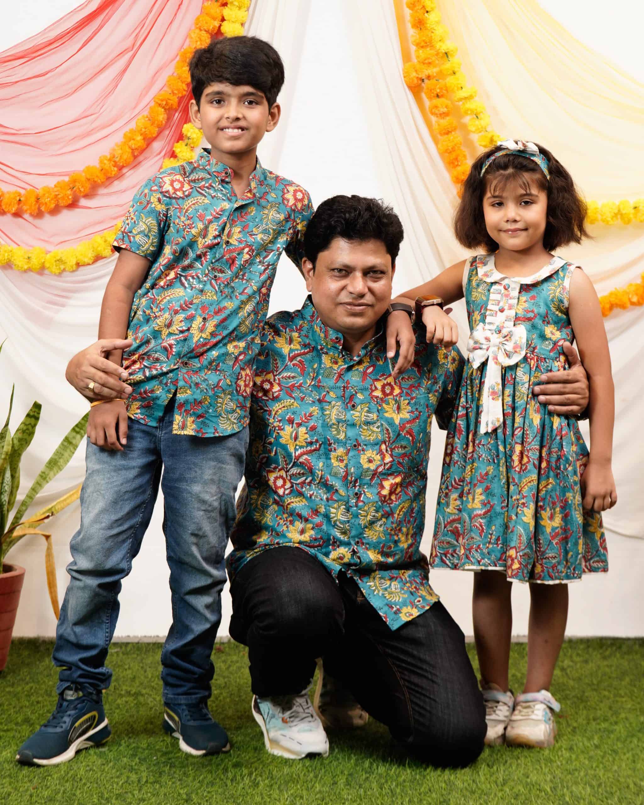 Turquoise Lily Father Kid Twining