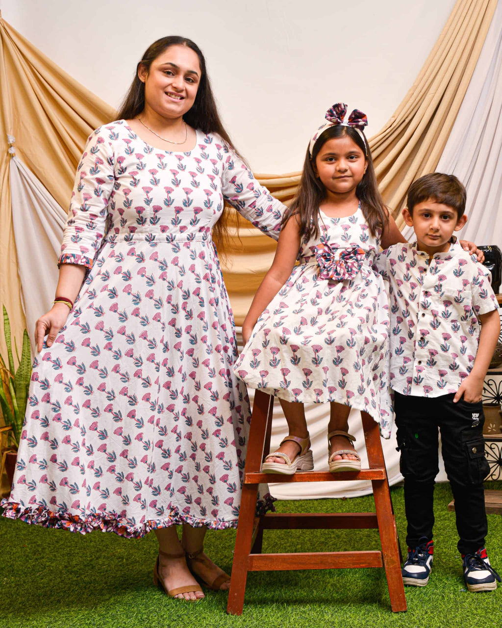 MoonStone White Mother Kids Twinning