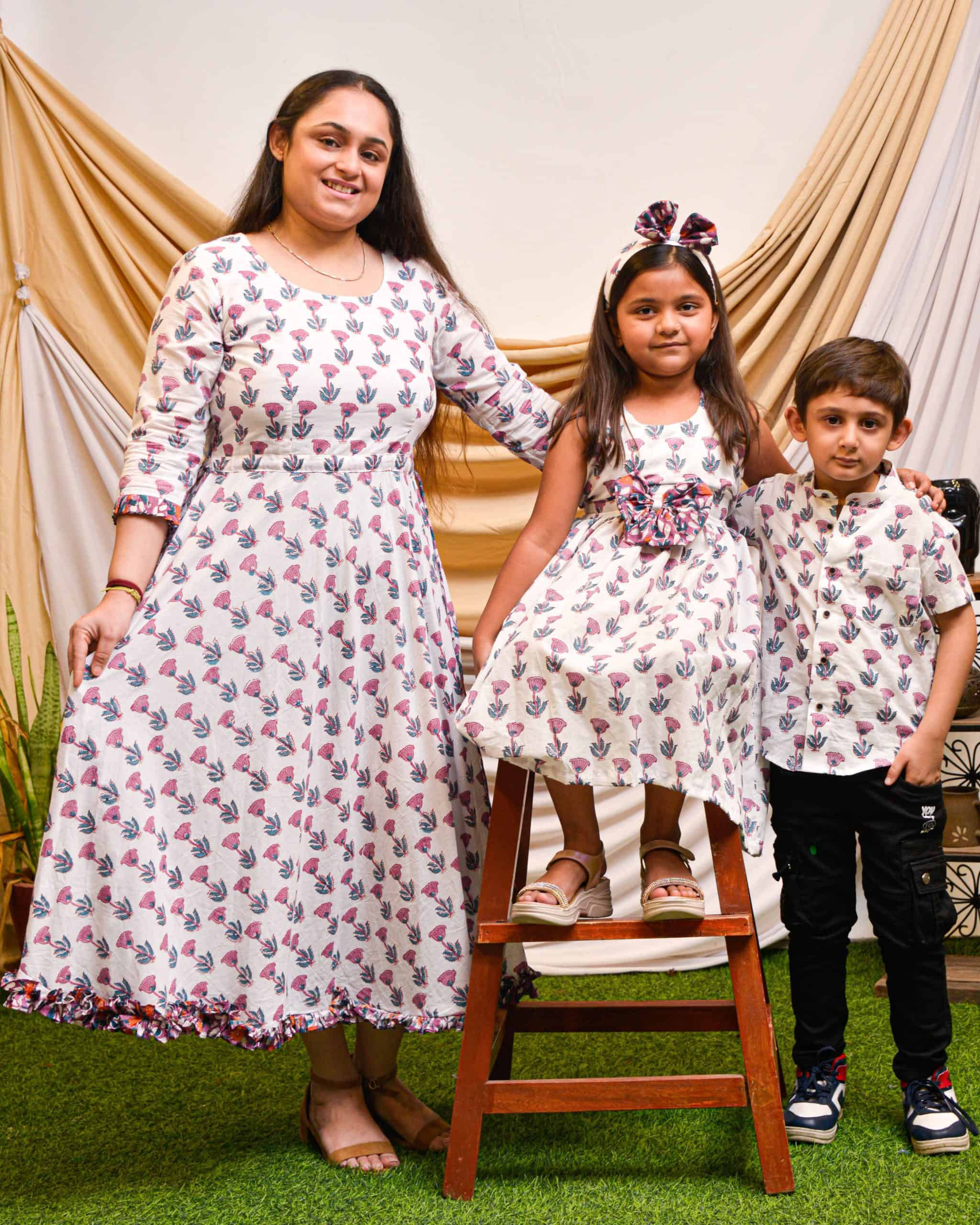 MoonStone White Mother Kids Twinning