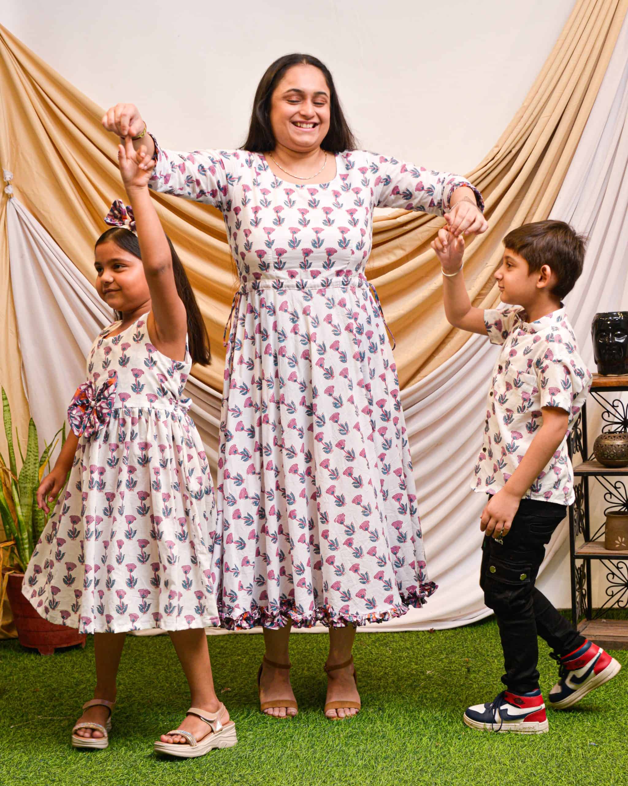 MoonStone White Mother Kids Twinning