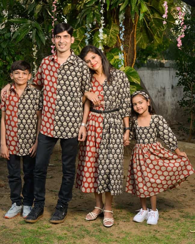 Rosy Noir Vine Family Set