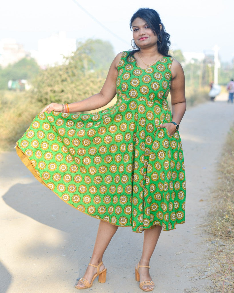 Green Pinwheel Skater Dress Secondary image