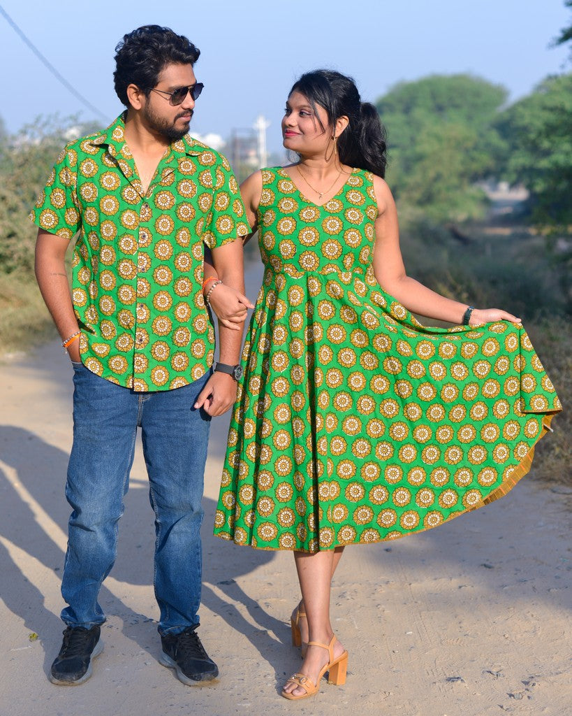 Green Pinwheel Skater Couple Set Main image