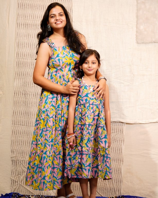 Tulip Vine Mother Daughter Twinning Main image