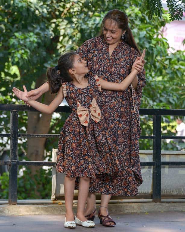 Black Maroon Blast Mother Daughter Twinning