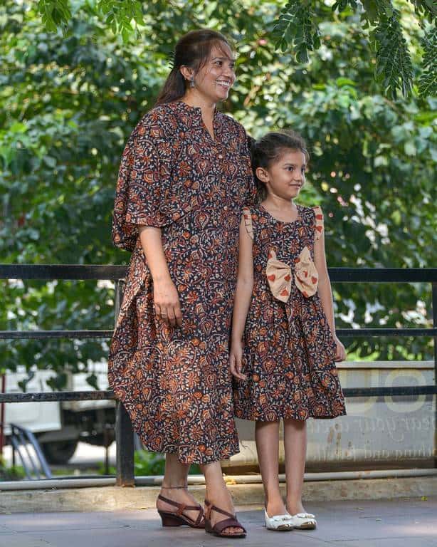 Black Maroon Blast Mother Daughter Twinning