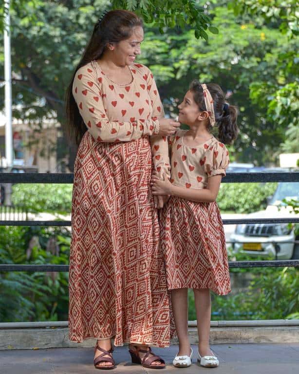 Cinnamon Whirl Mother Daughter Twinning