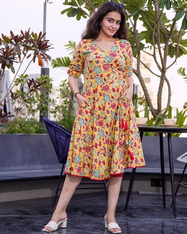 Daffodil Yellow Angrakha Family Set
