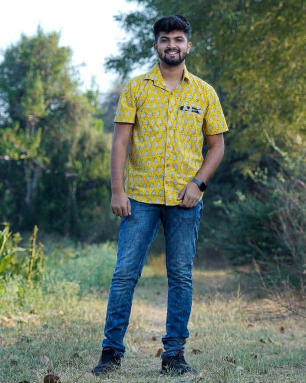 Leafing Yellow Shirt