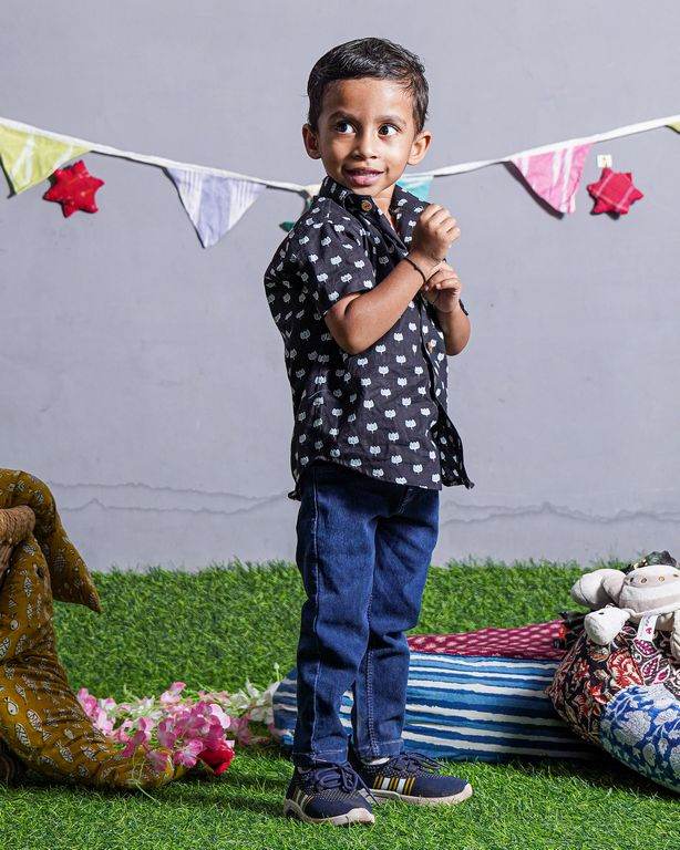 Black Soma Kids Shirt