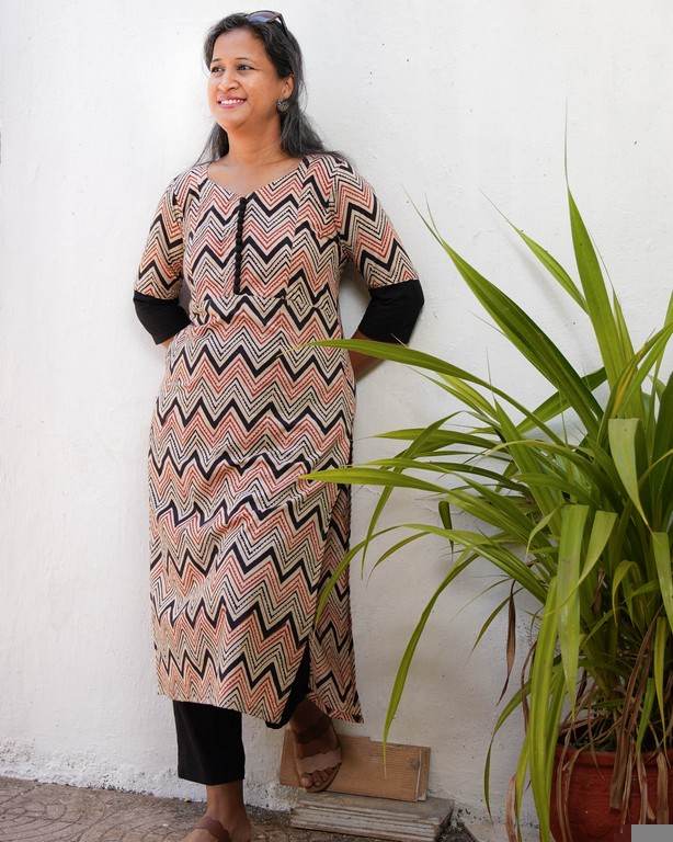 ZigZag Cream Straight Maternity Kurta Secondary image