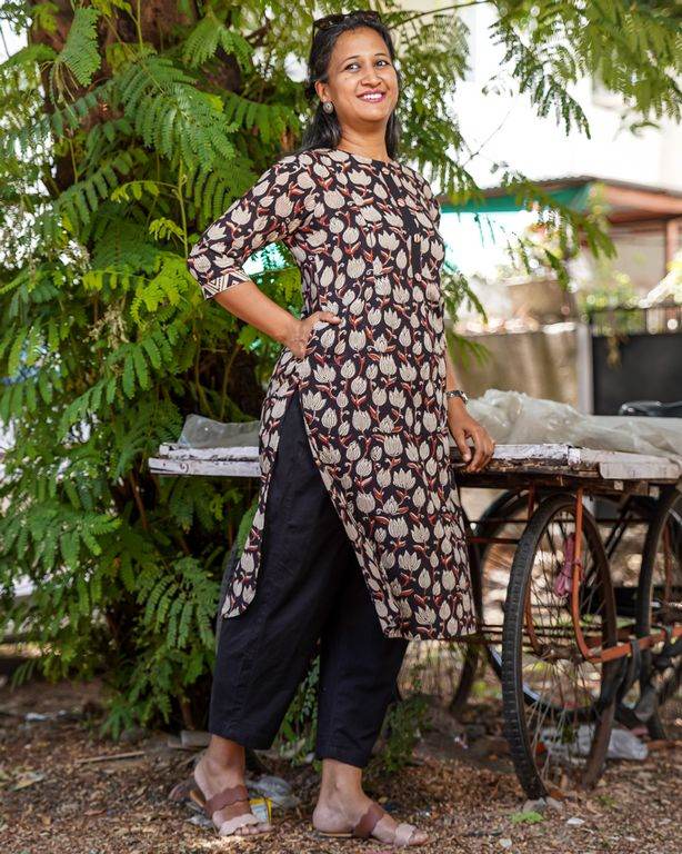Tulip Black Straight Maternity Kurta Secondary image