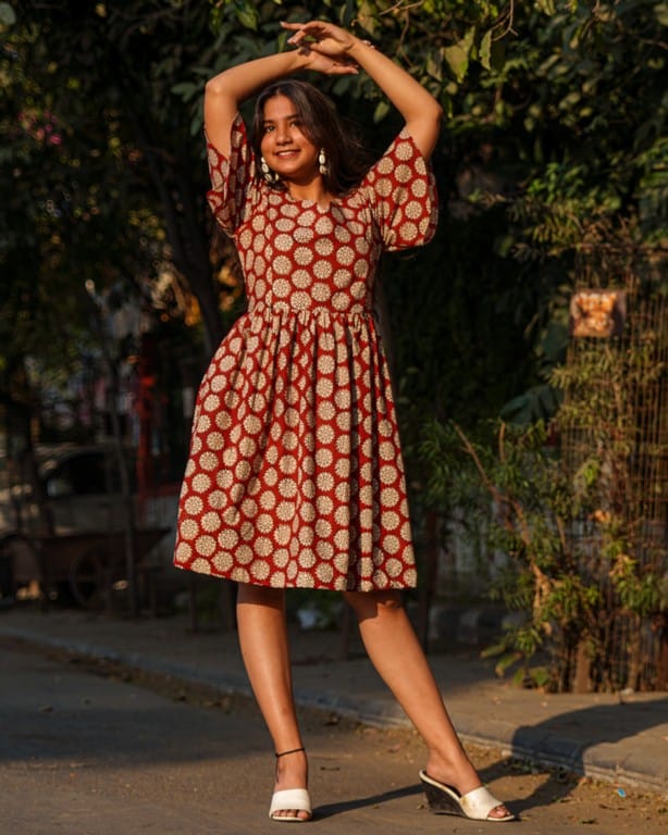 Rosy Vine Short Maternity Dress
