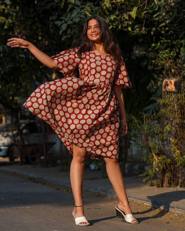 Rosy Vine Short Maternity Dress