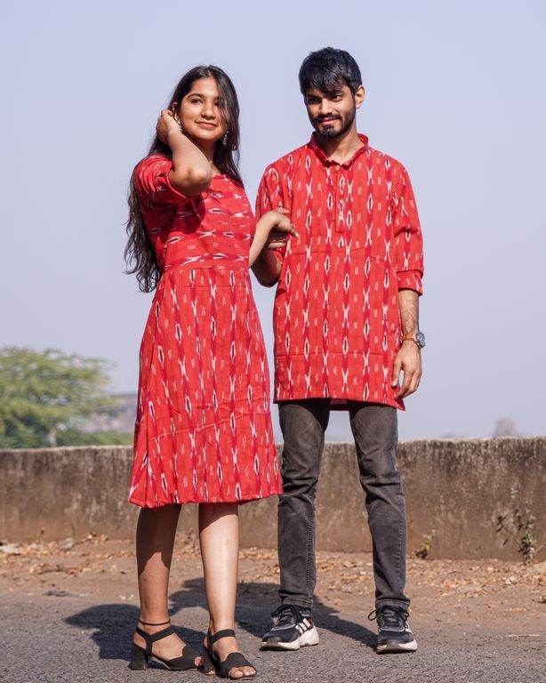 Red Shift Ikat Family Set Secondary image