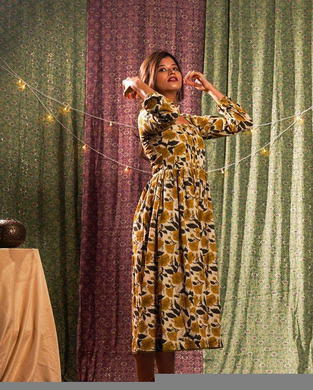 Yellow Cannas Dress Secondary image