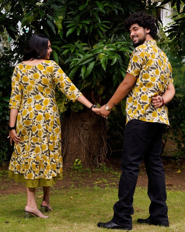 Yellow Cannas Frill Couple Set