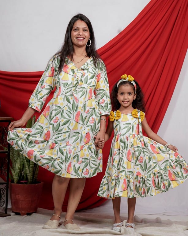 White Bird Short Mom Kid Twinning