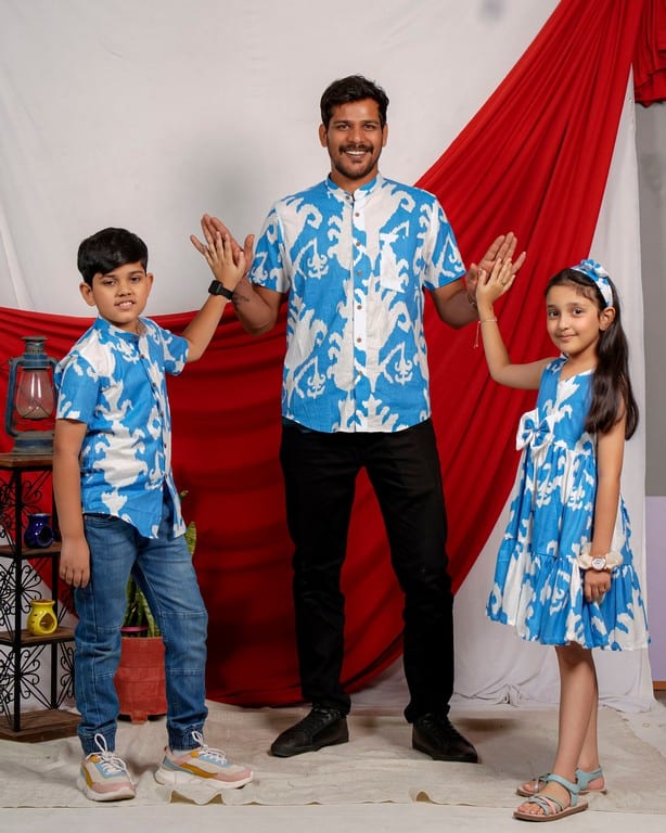 Blue Lisa Father Kid Twining