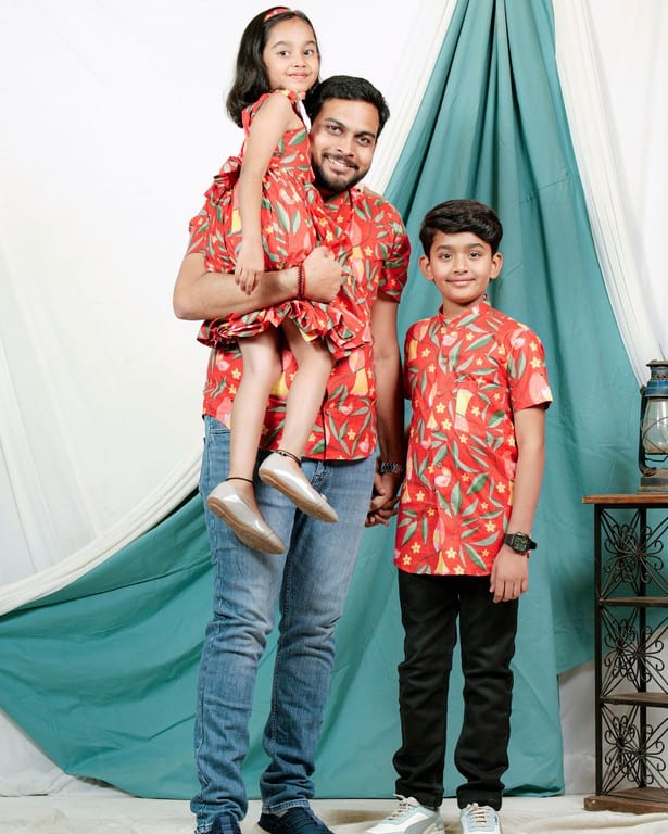 Red Bird Father Kid Twinning