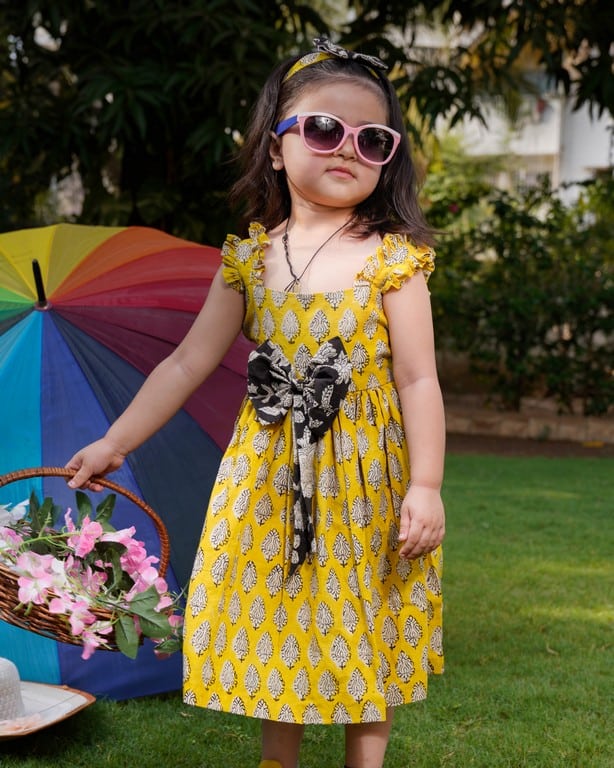 Leafing yellow Kid Dress