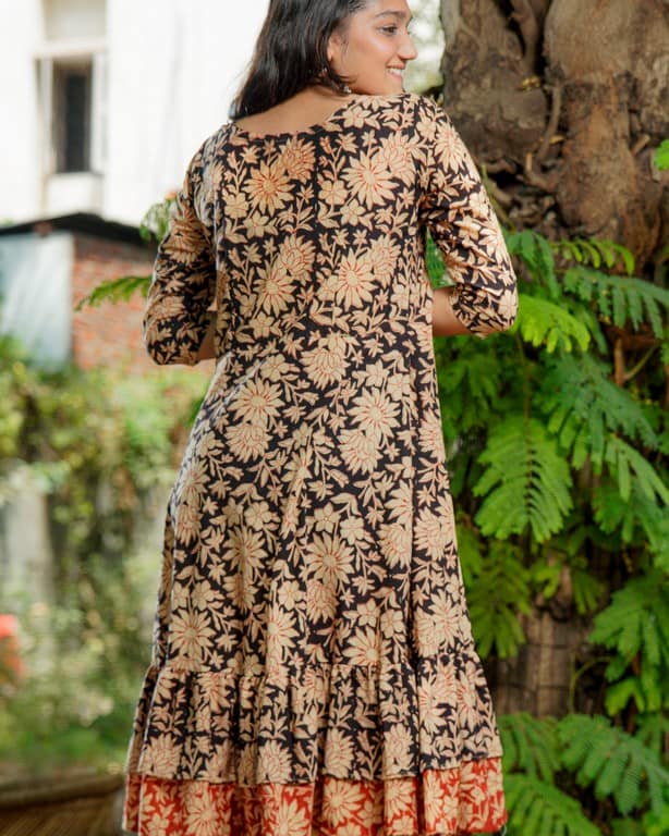 Queen black frill Dress