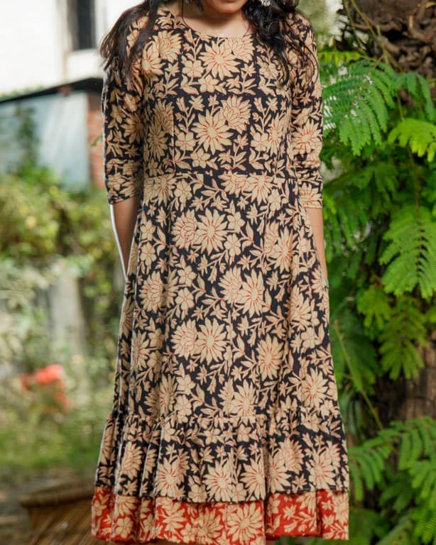 Queen black frill Dress