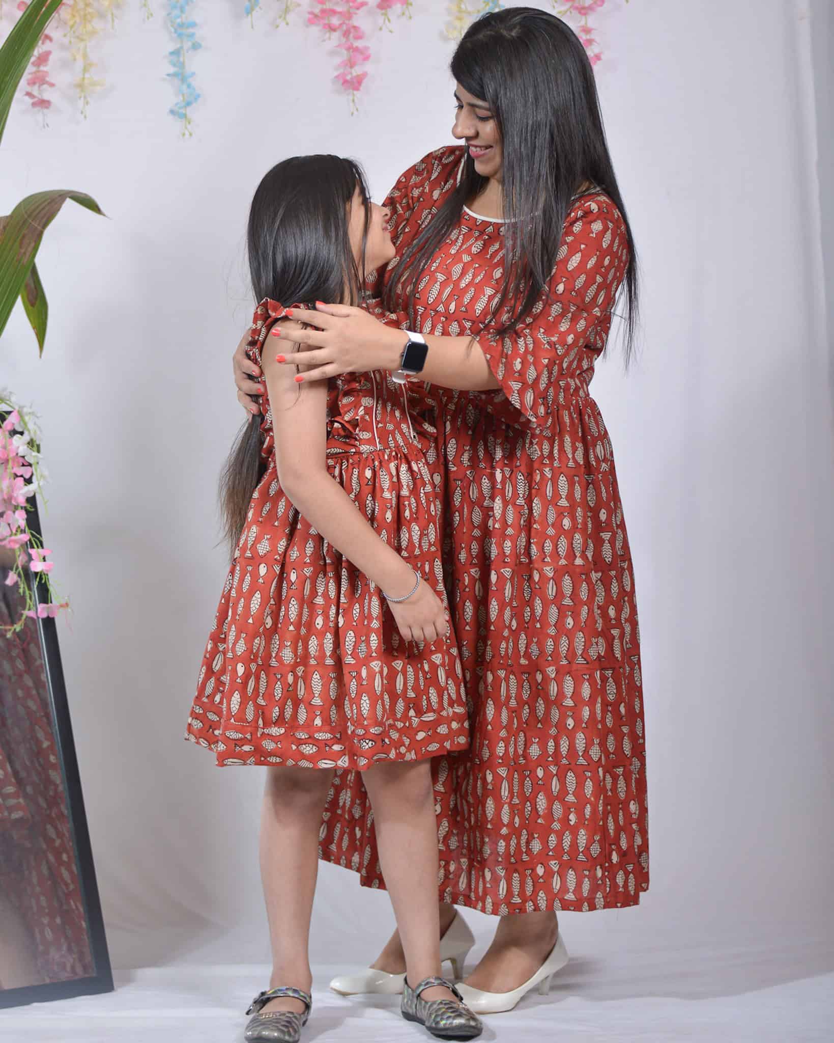 Fish Red Mother Daughter Twining