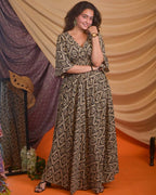 Cinnamon Black Slit Kirtle Dress